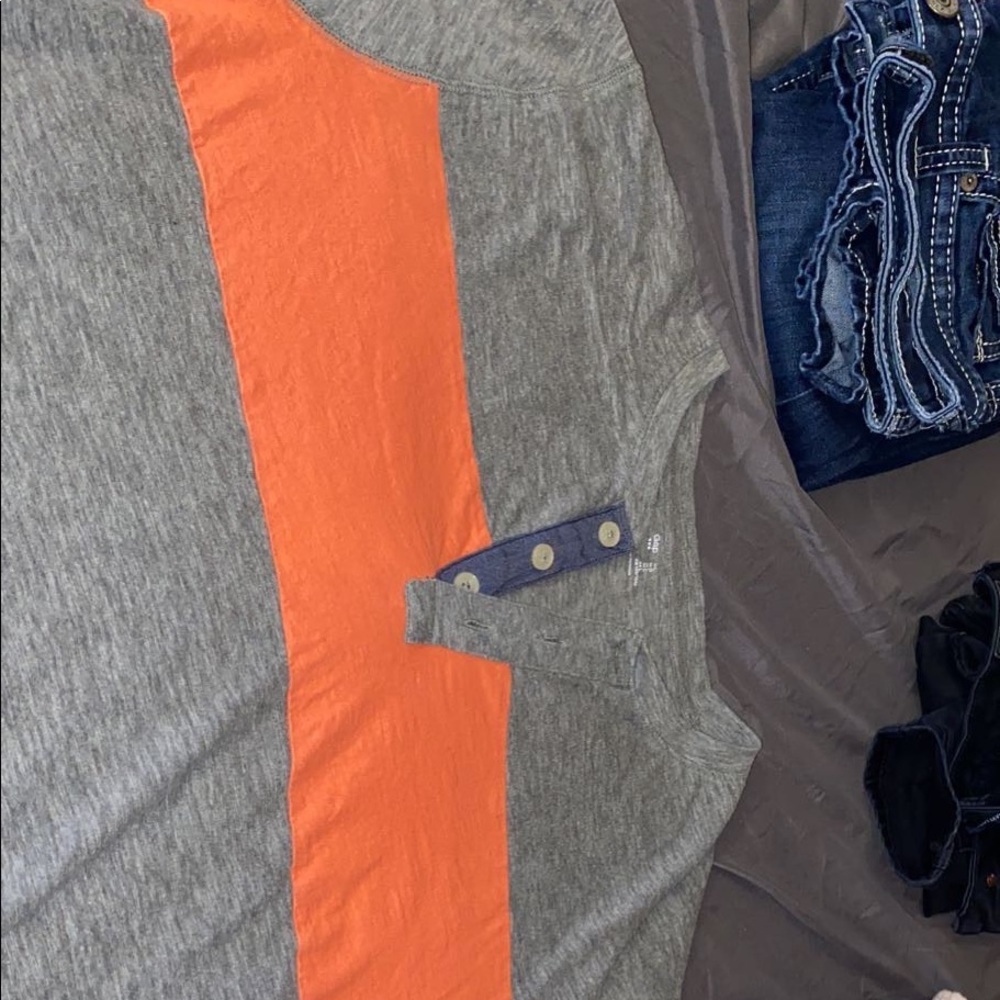 Button up tee - Picture 2 of 2